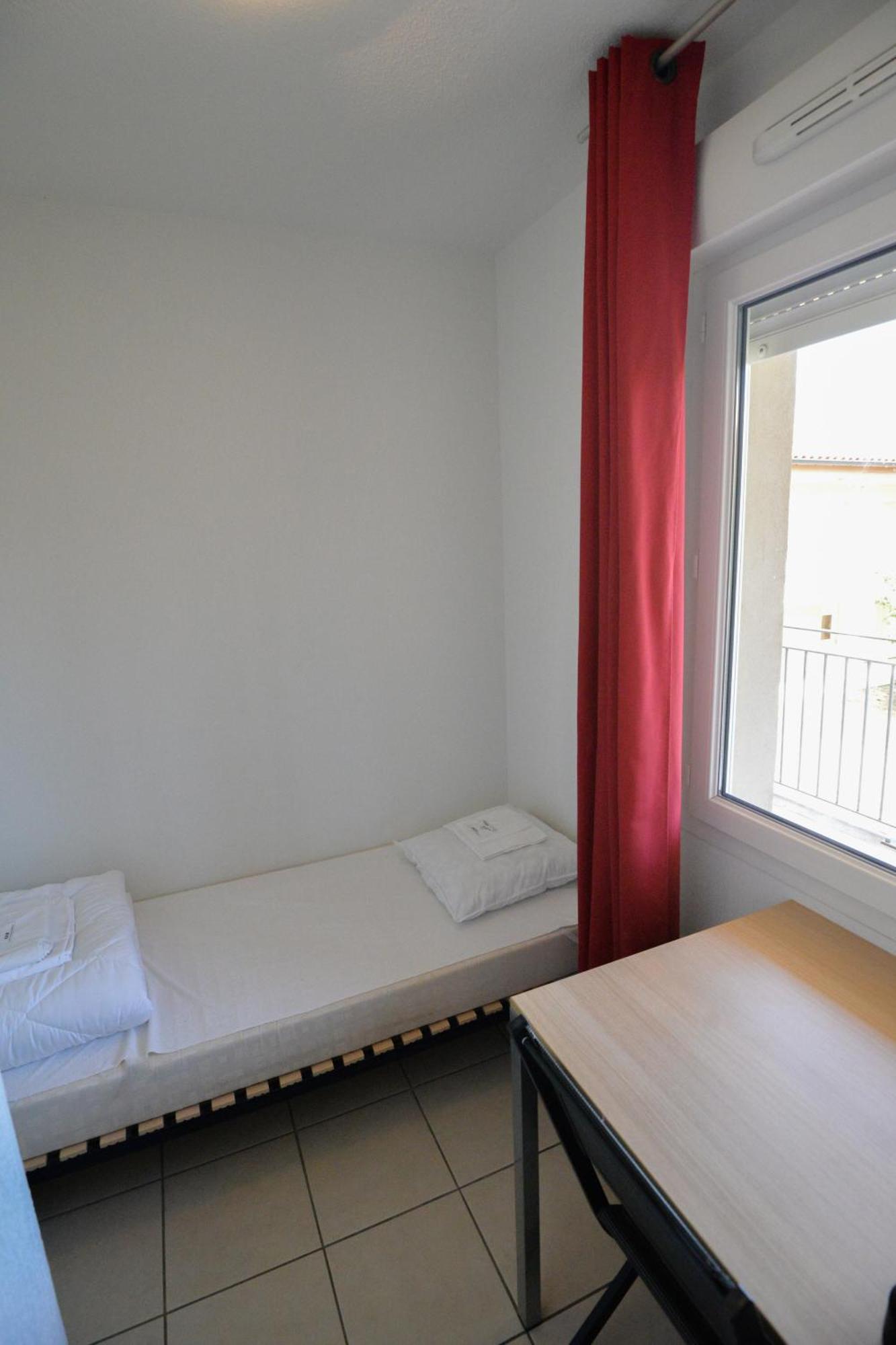 La Residence Du Chateau De Jouarres Azille Room photo