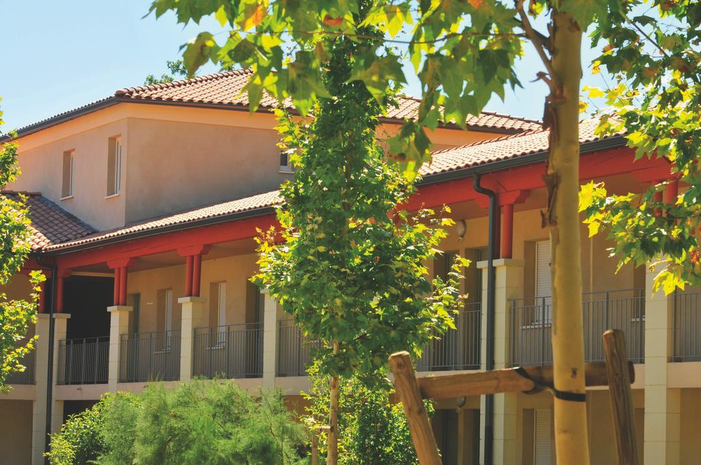 La Residence Du Chateau De Jouarres Azille Exterior photo